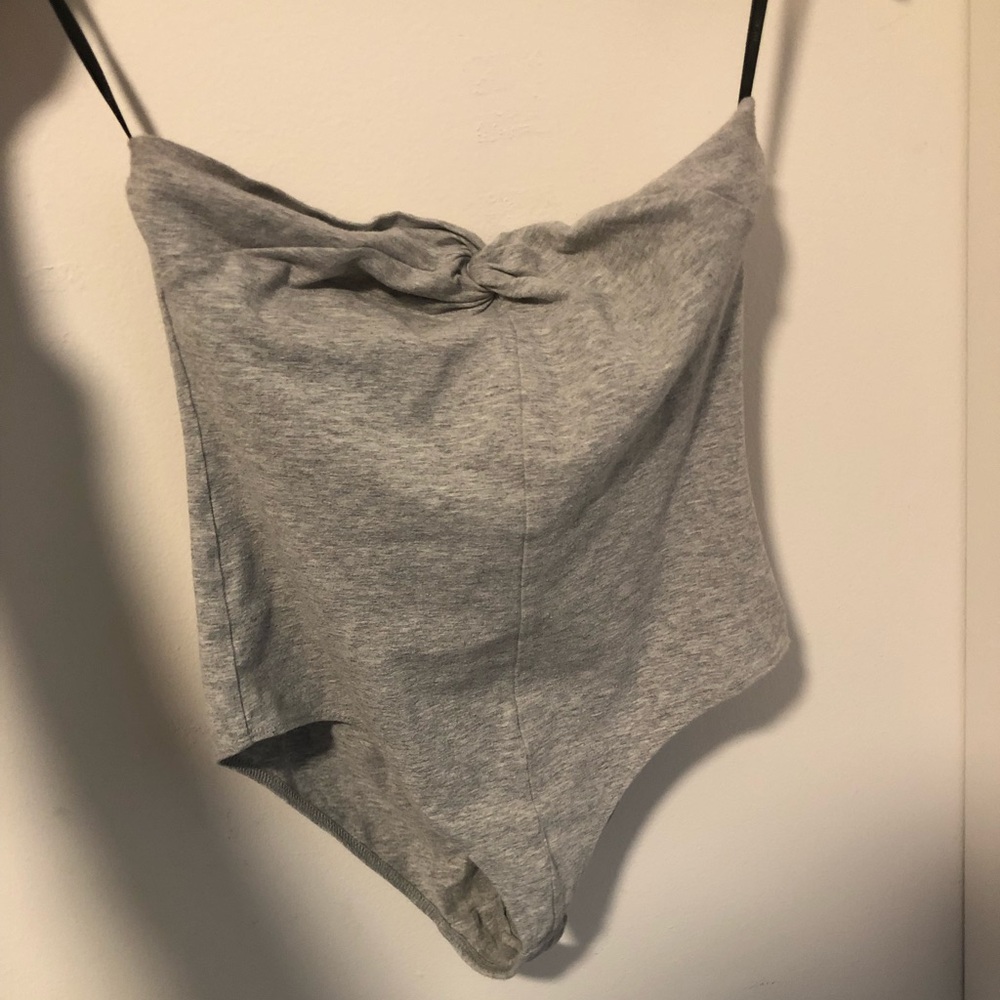 Light grey no sleeve bodysuit